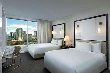 Deluxe Queen Room with Two Queen Beds