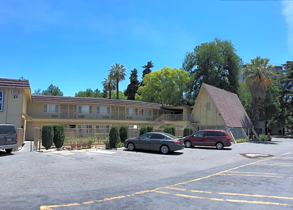 Discovery Inn