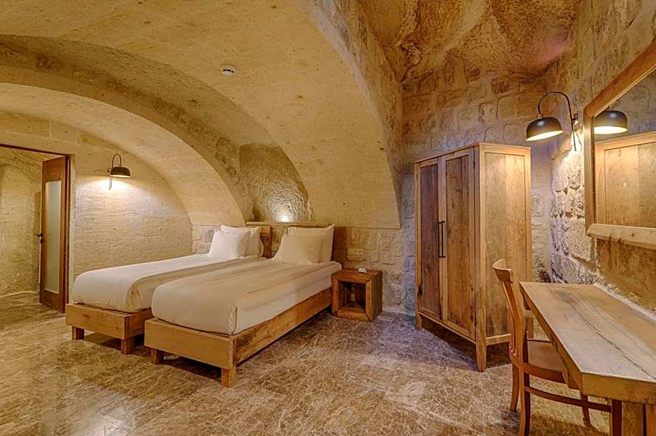 Solem Cave Suites