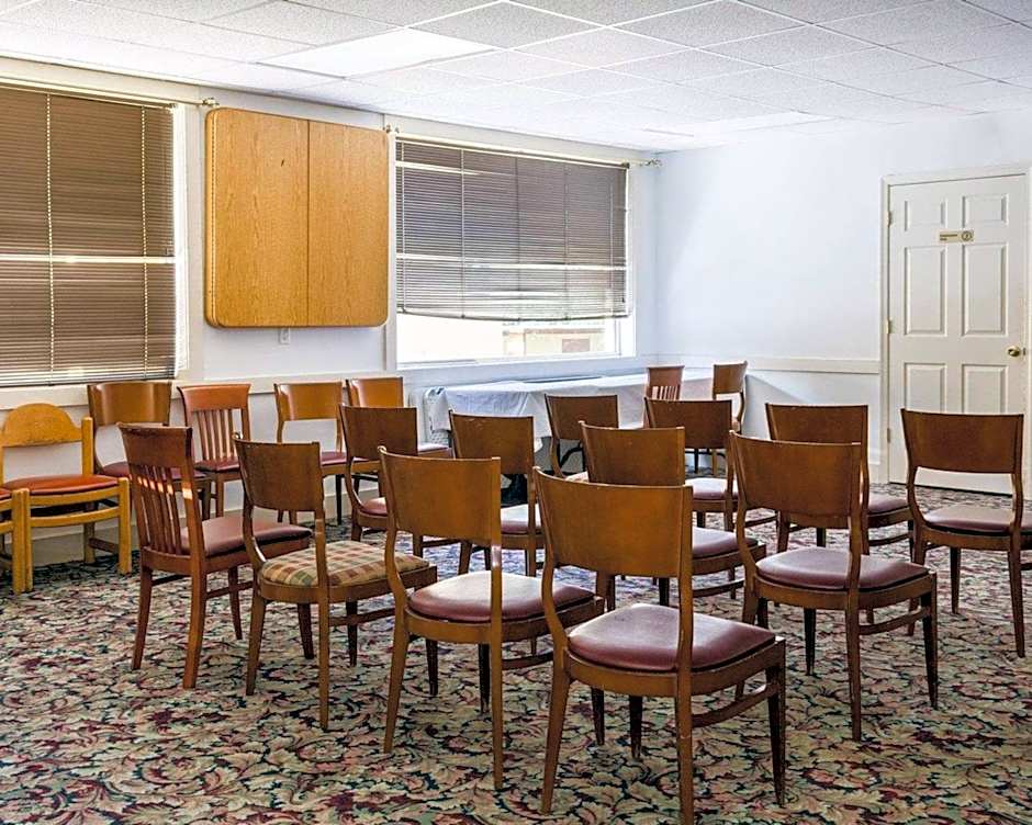 Rodeway Inn Colonial Heights I-95