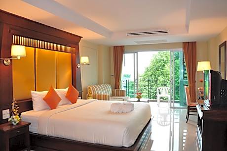 Superior Double Room with Pool View