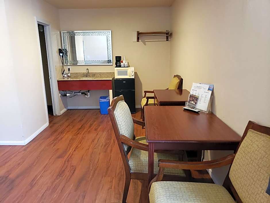 California Suites Motel
