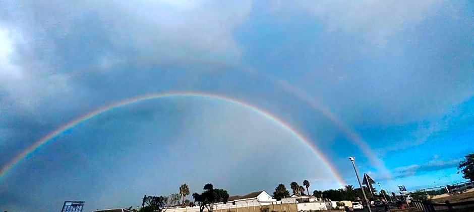 Sunset beach backpackers