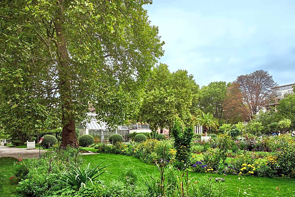CAMPANILE PARIS 12 - Bercy Village