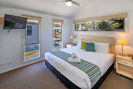 Superior 3 Bedroom Villa - No pets allowed