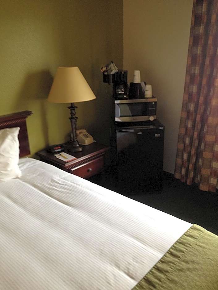 Super 8 by Wyndham McCall