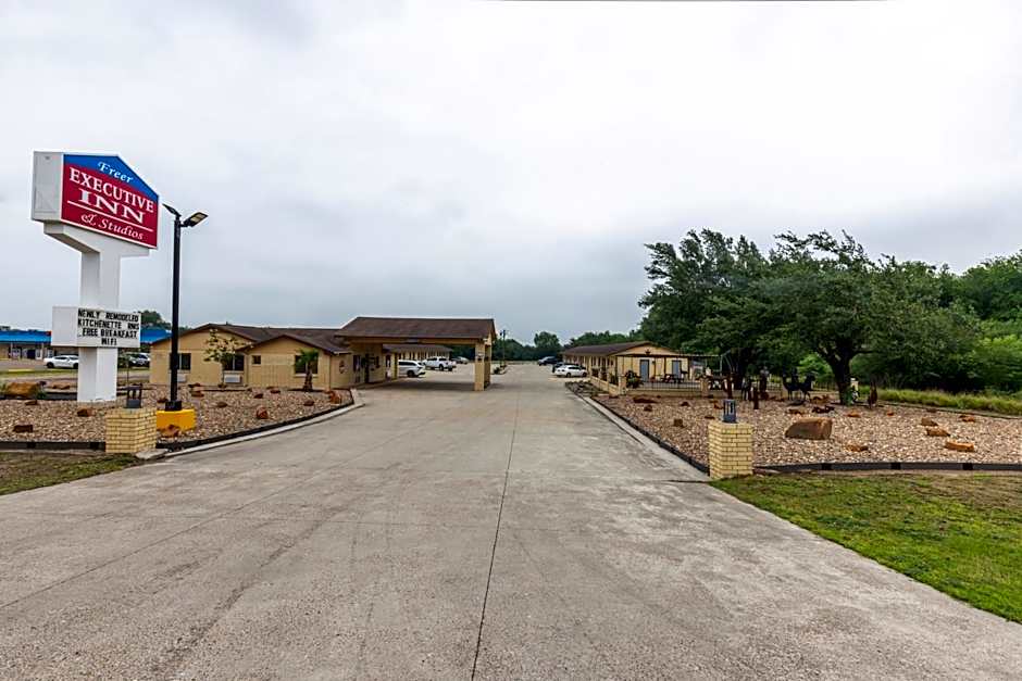 Freer Executive inn and Studios