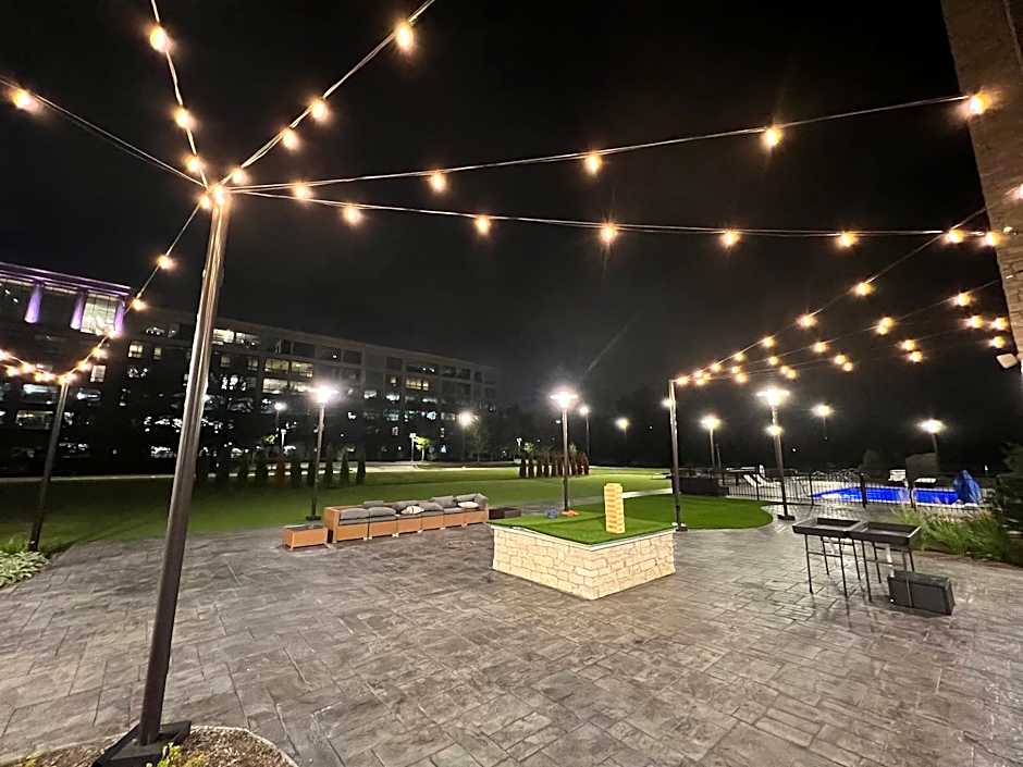 Holiday Inn Express & Suites Chicago Schaumburg By IHG