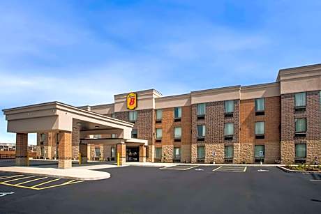 Super 8 by Wyndham St. Louis North