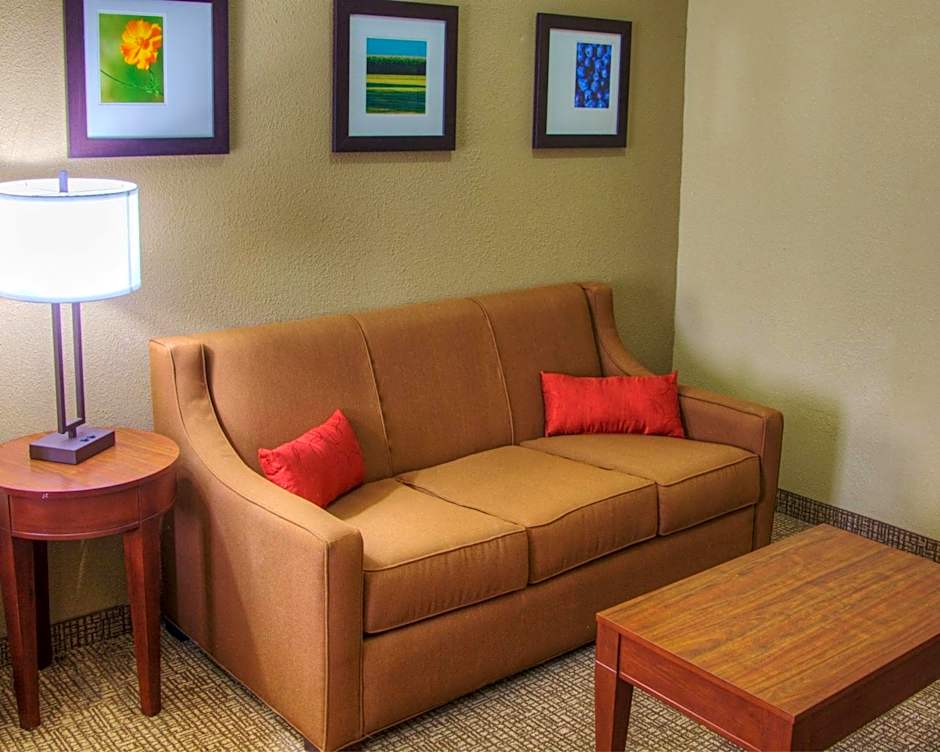 Comfort Suites Plymouth near US-30