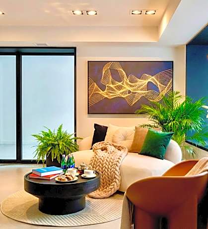 Saint Martin by Y3 Hotels, Old Town with Wellness