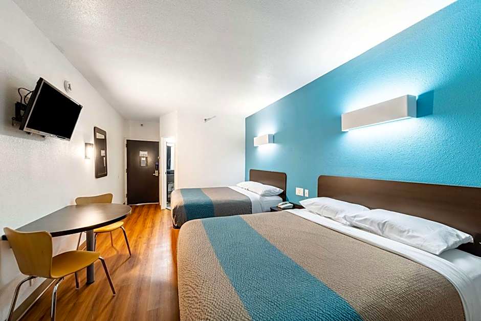 Motel 6 Lewisville, TX - Medical City