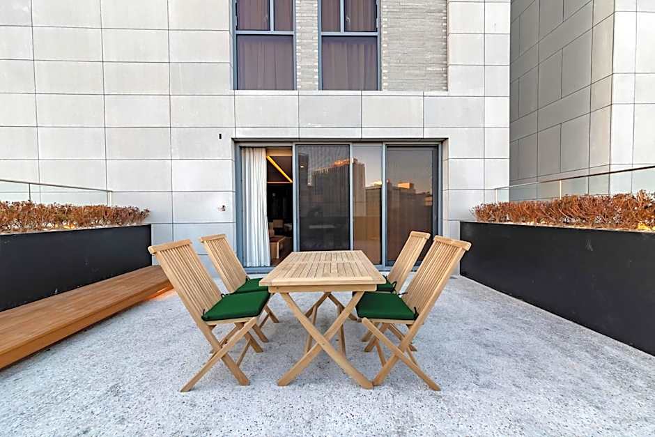 Hound Hotel Haeundae Signature