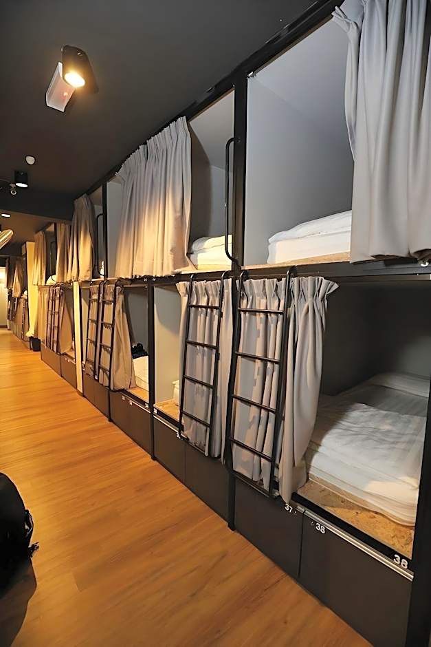 Sleepbox Hotel