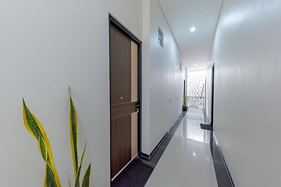 RedDoorz near CSB Mall Cirebon