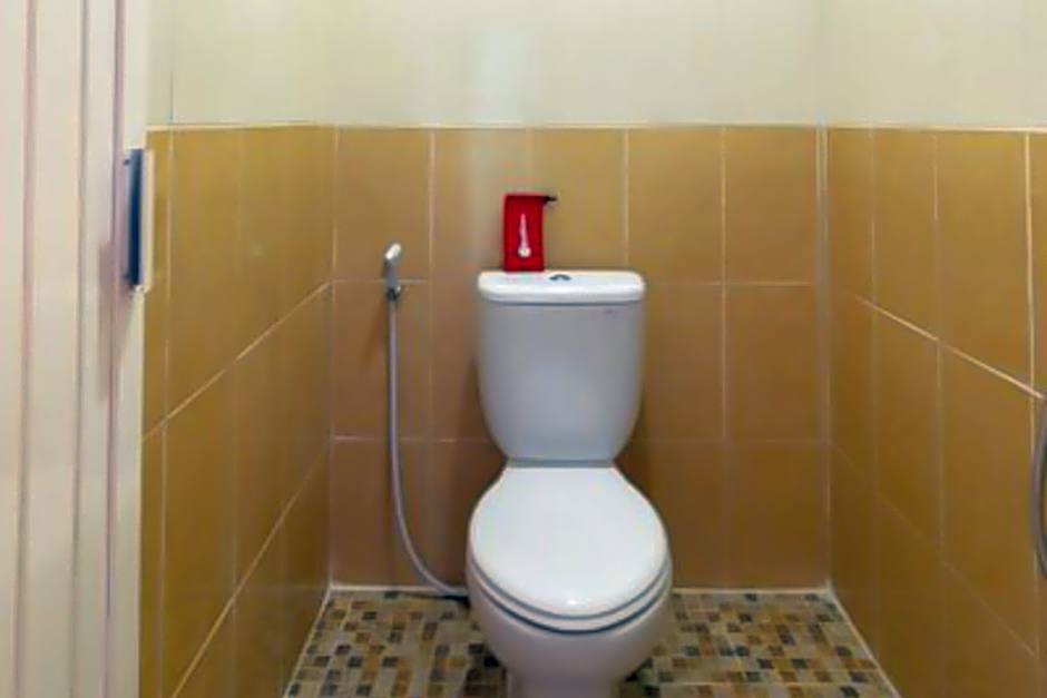 RedDoorz near Condongcatur Bus Station