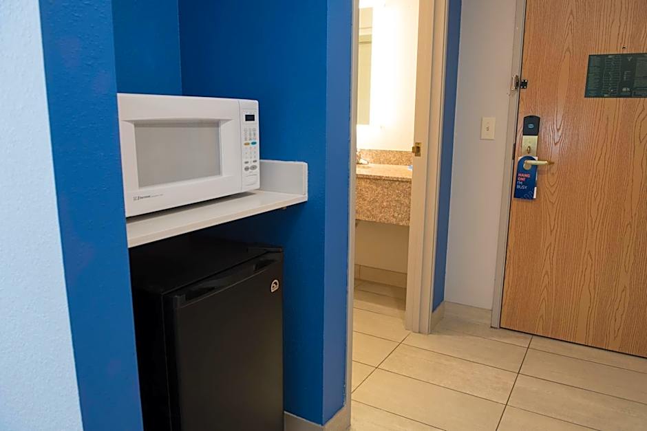 Holiday Inn Express Hotel & Suites Elkhart-South By IHG