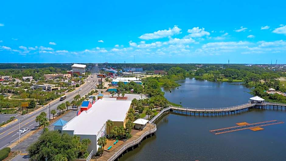 Laketown Wharf 1037