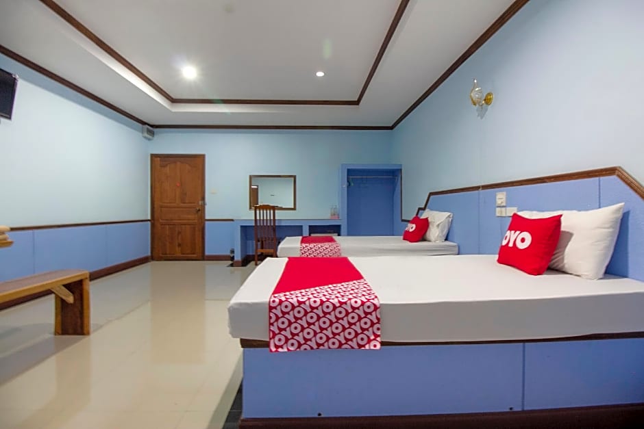 OYO 75334 Train Hotel