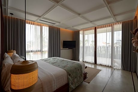 King Suite with Balcony