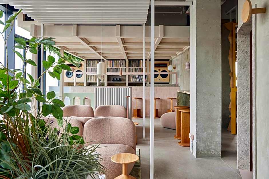 Locke at East Side Gallery