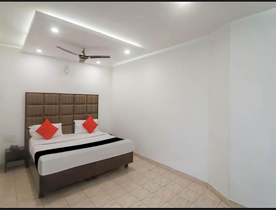 Goroomgo Motel Maurya Chandigarh