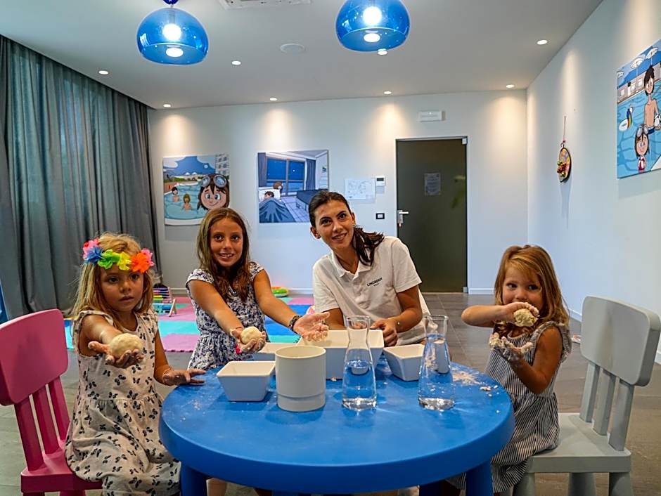 Nautilus Family Hotel