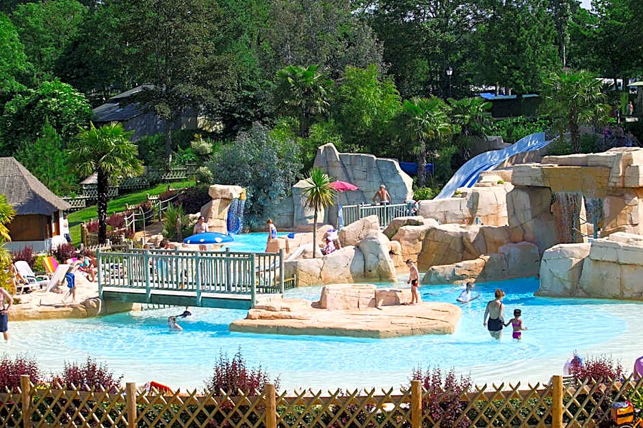 Insolites, Les Ormes, Epiniac