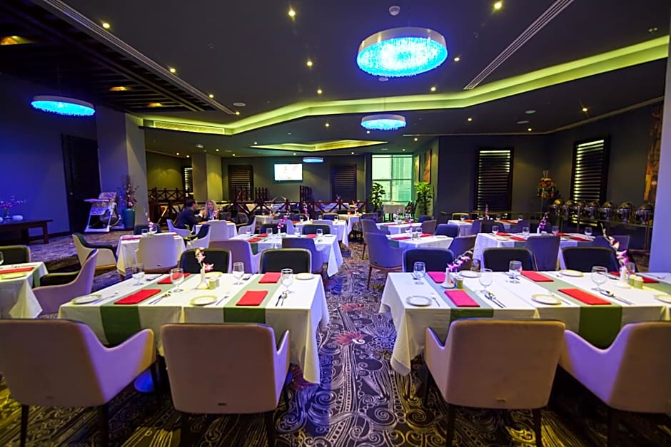 Atiram Premier Hotel