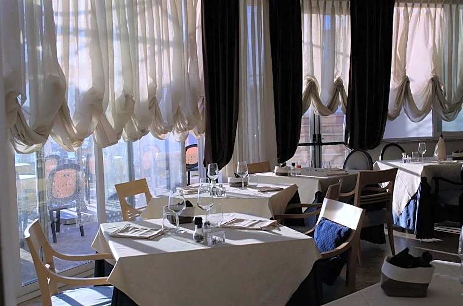 Hotel Santa Lucia Le Sabbie d'Oro