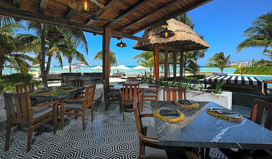Casa del Jaguar Beach Hotel