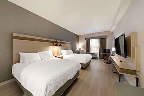 2 Queen Beds Non-Smoking Smart Tv Microwave And Refrigerator Full Breakfast