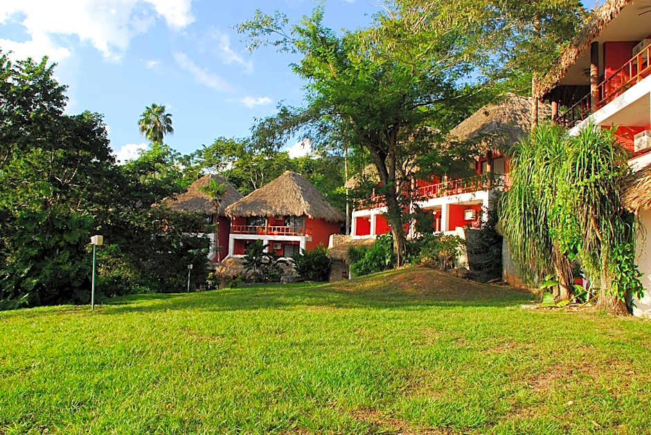 Camino Real Tikal