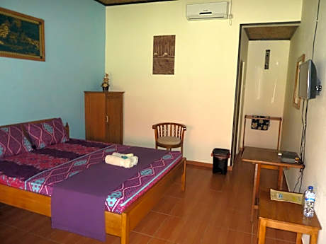 Standard Queen Room