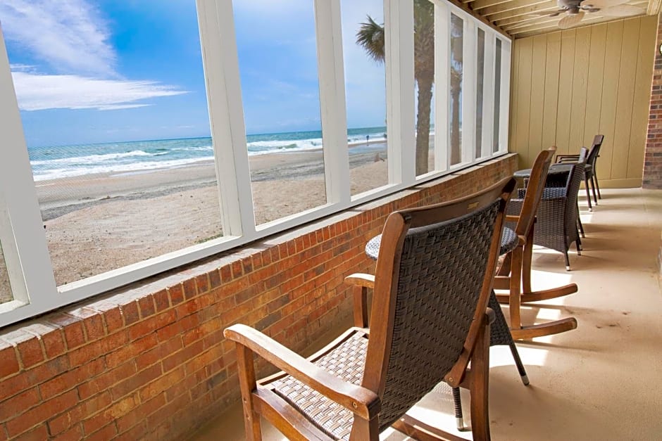 Oceanfront Litchfield Inn