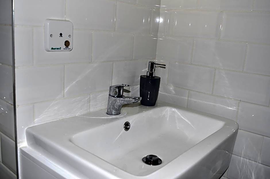 Cosmos Capsule Hub London