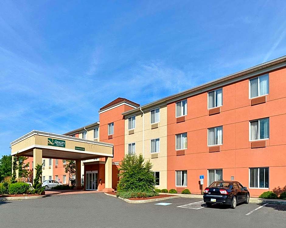 Quality Suites Stratford