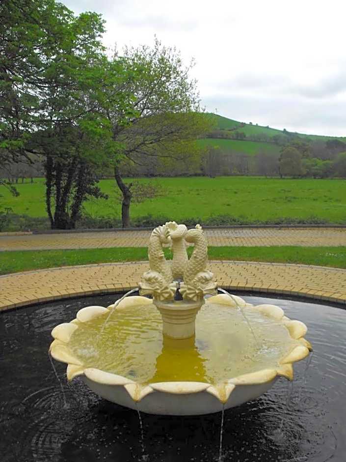 Plas Y Dderwen Bed and Breakfast