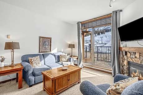 Glacier Mountaineer Lodge