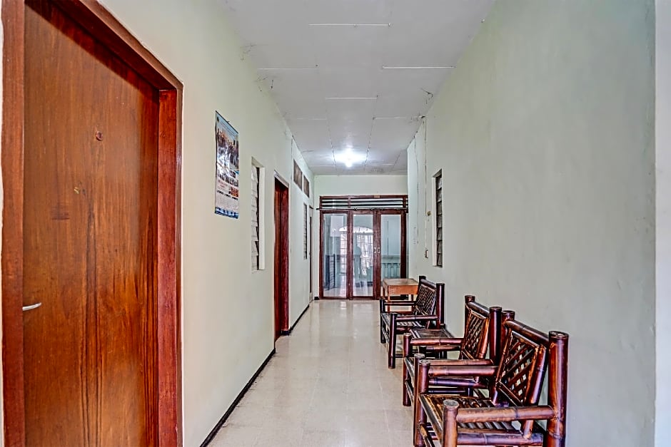 SPOT ON 91716 Kost Yy Syariah