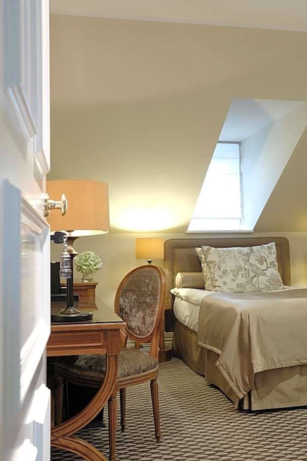 Photo 1 of 5 of Single Room