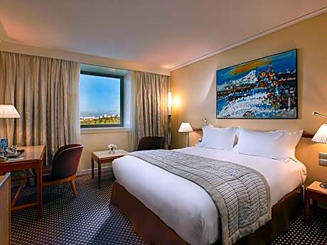 Luxury Room - 1 King Size Bed, Garden View