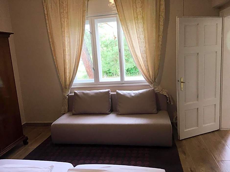 Napsugár Club és Panzió