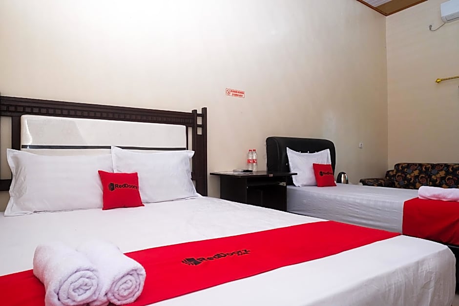 RedDoorz Syariah near Exit Toll Palur