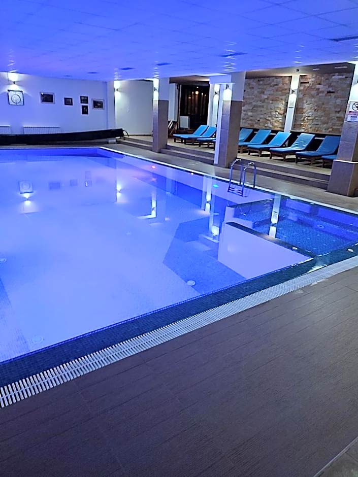 Milmari - Breakfast and pool