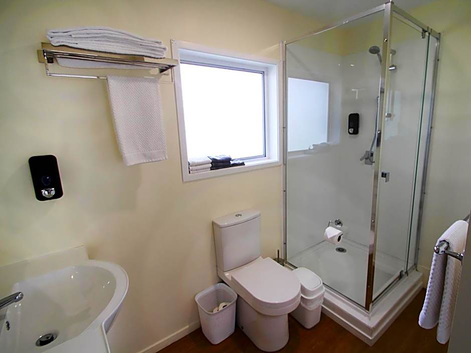 Twin Coast Adventures Motel & Cycle Hire