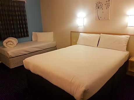 Triple Room (One Double & One Single)