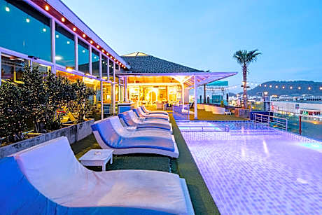 Sira Grande Hotel & Spa