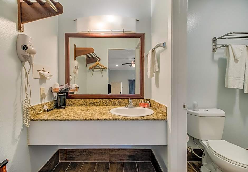 Econo Lodge Inn & Suites Fulton - Rockport