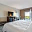 Orangewood Inn & Suites Kansas City Airport
